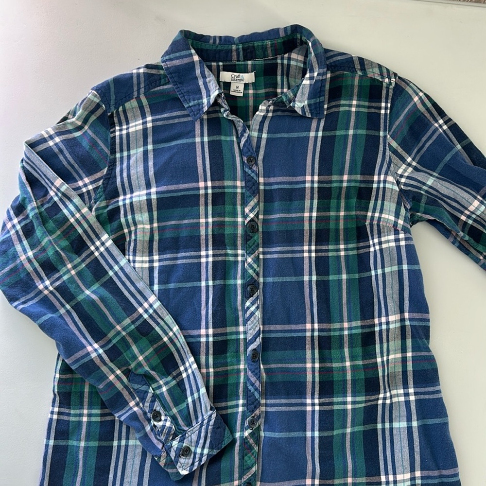 Croft & Barrow ladies button up, Med, soft